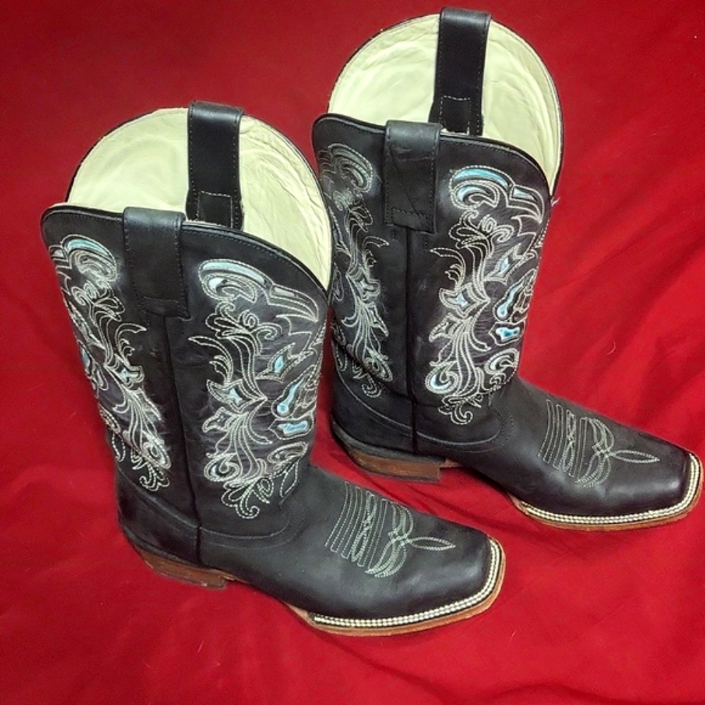 Black Leather Cowgirl Boots - Picture 3 of 7